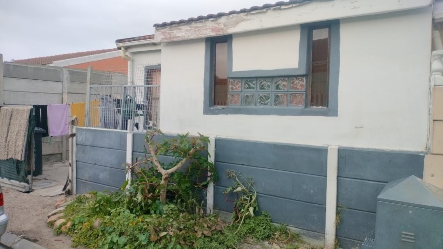  Bedroom Property for Sale in Lavender Hill Western Cape